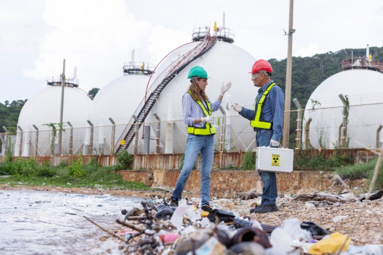 Recykling chemiczny vs mechaniczny – które technologie wygrają do 2030 roku?